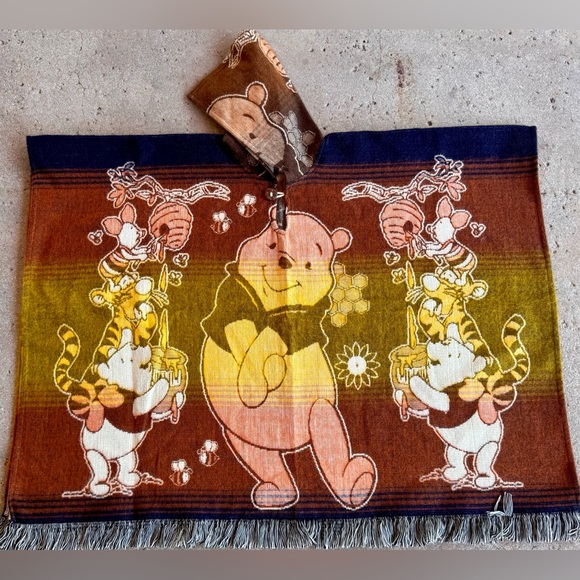 Youth size Winnie Pooh alpaca poncho unisex one sizeLightweight artesian cape
